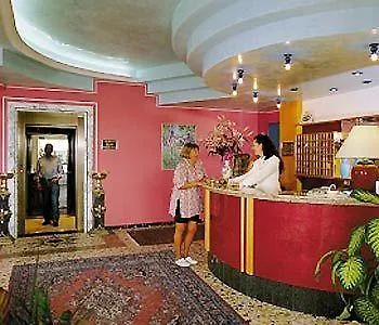 فندق Miramare بيبيوني